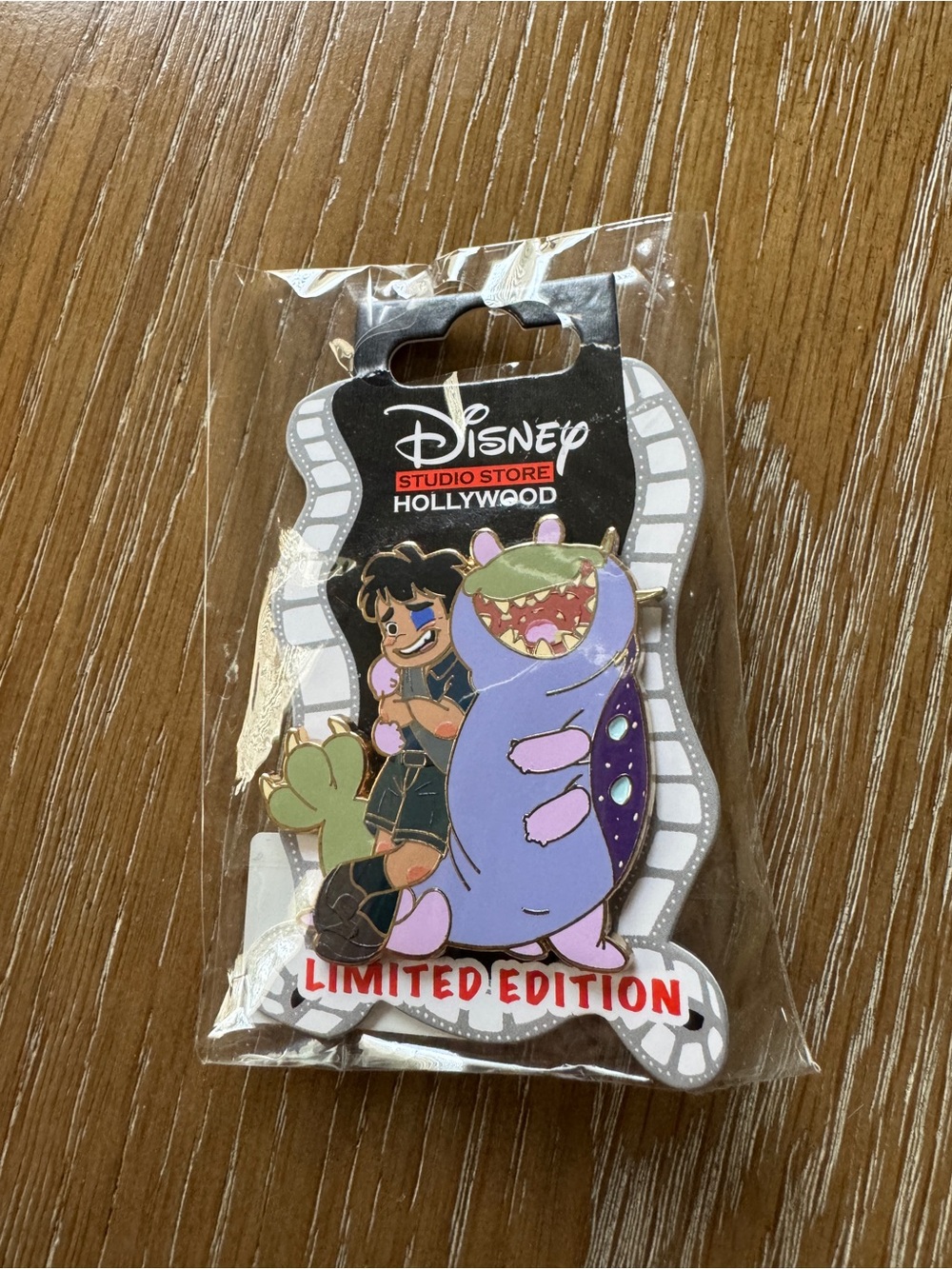 Disney Studio Store Hollywood DSSH Elio Pin - Elio & Glordon